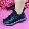 Winter new women's cotton shoes velvet warm mother shoes medium thick sole non-slip waterproof walking shoes snow boots