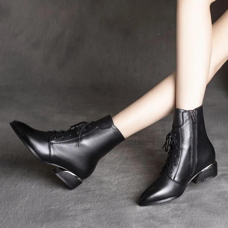Fashion Large Short Boots for Women 2024 Autumn/Winter New Korean Edition Fashion Pointed Metal Coarse Heel Fashion Women's Boots