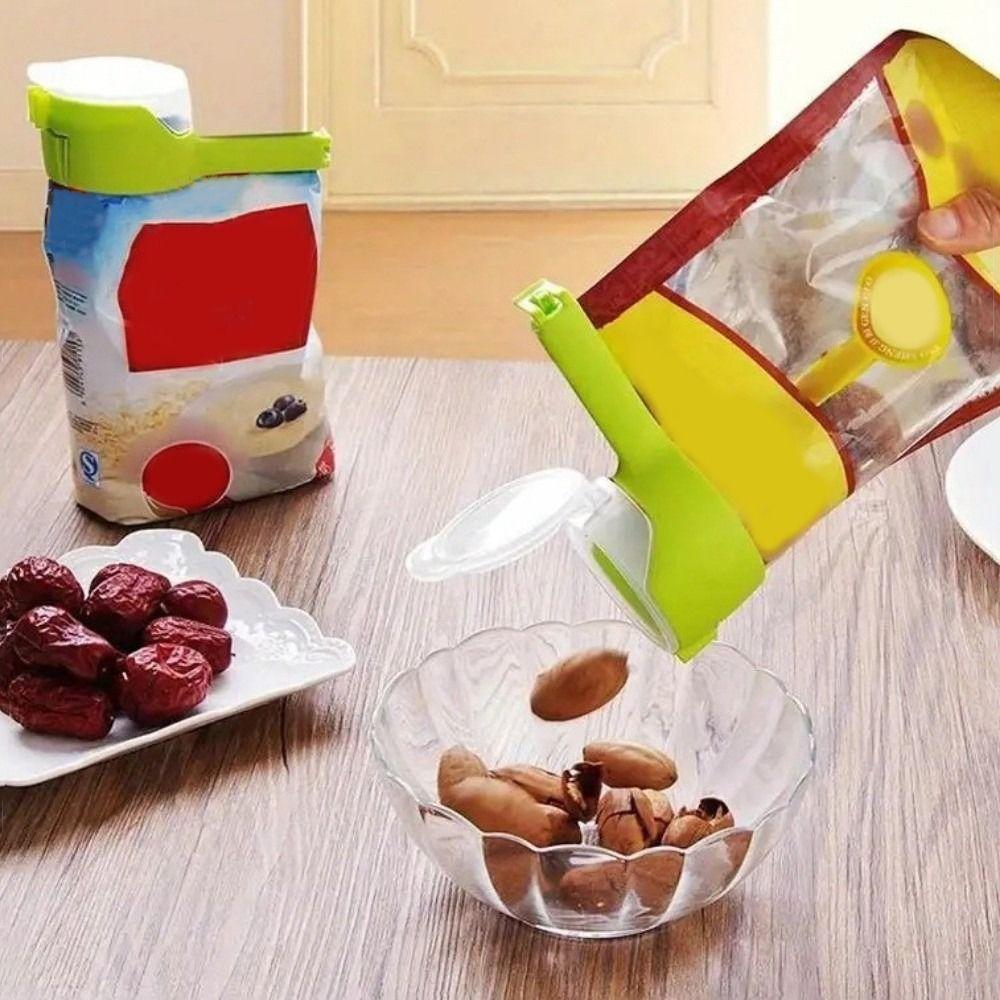 4 pcs Pour Spout Food Bag Clips Plastic Snack Bag Sealer Bag Sealer Clips Pet Food Storage