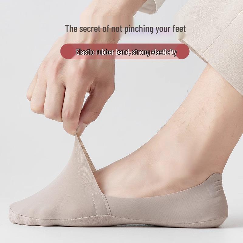 Men's Invisible Low-Cut Ice Silk Boat Socks with Non-Slip Silicone Heel and Sweat-Absorbent Cotton Bottom