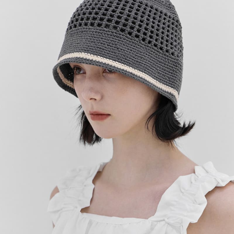 VARZAR VA Top Button Knit Crochet Bucket Hat Gray