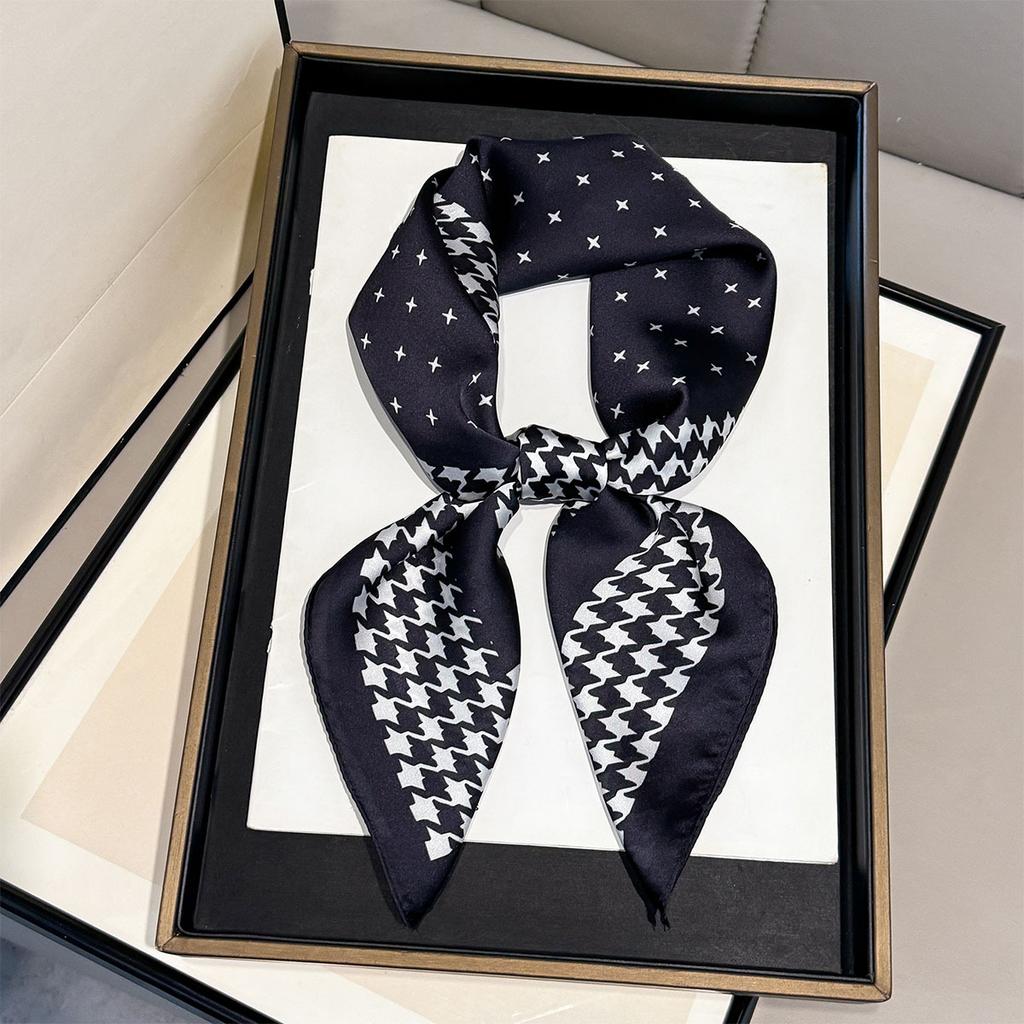 Spring and Autumn New Square Scarf Women Outdoor Luxury Design Scarf Small Headband Printed Kerchief Hijab Lady Polyester