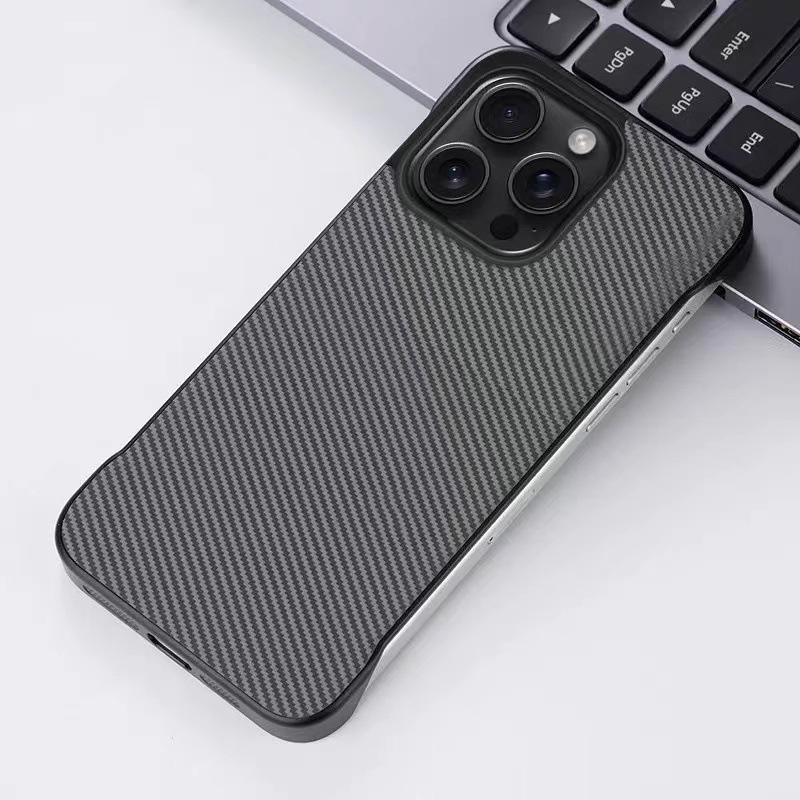 Applicable to iPhone16e mobile phone case 15promax carbon brazing 15plus borderless 14pro bracket 13 hard case