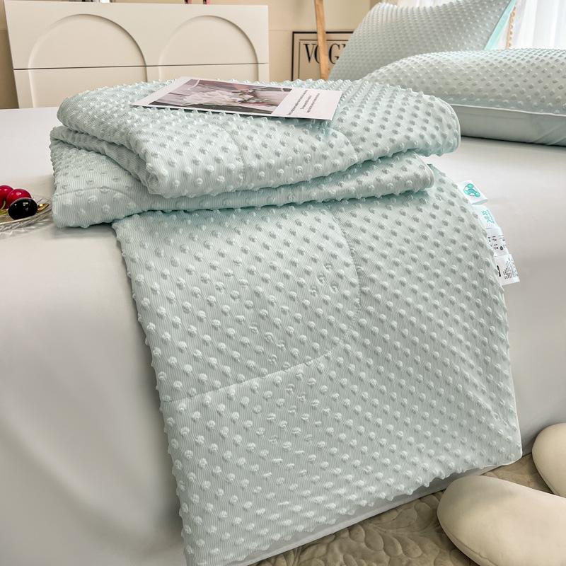 

Шелковое охлаждающее одеяло для кондиционирования воздуха: Класс А для мамы и малыша, летний тонкий массажный комфорт для общежитий и многого другого 1.5*2.0 meters