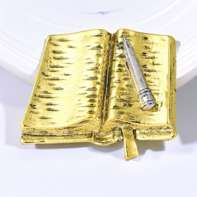 Solidna emaliowana broszka z cyrkoniami i błyszczącymi kamieniami zapewniająca trwały kolor i blask w akcesoriach