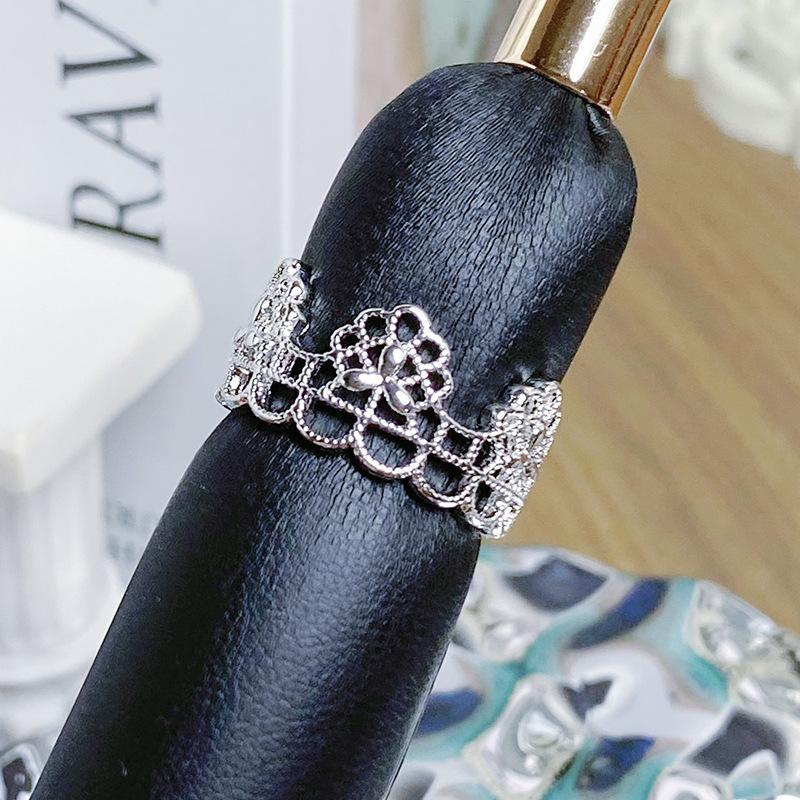 Fingertip Romance~ Crown Lace Open Ring Female Niche Delicate Exaggerated Index Finger Ring Court Wind Ring
