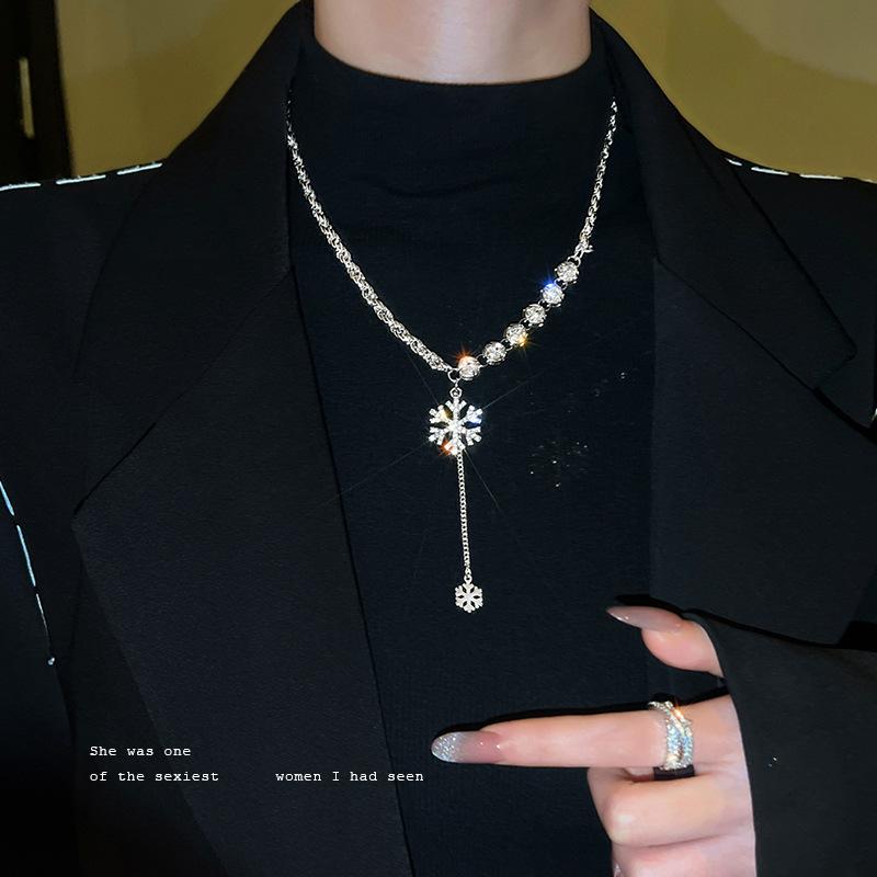 

Роскошный и универсальный стиль Instagram, легкая роскошь, двухслойное ожерелье, кулон, цепочка для свитера, титановая сталь, не выцветающая длинная модель 01 мм.