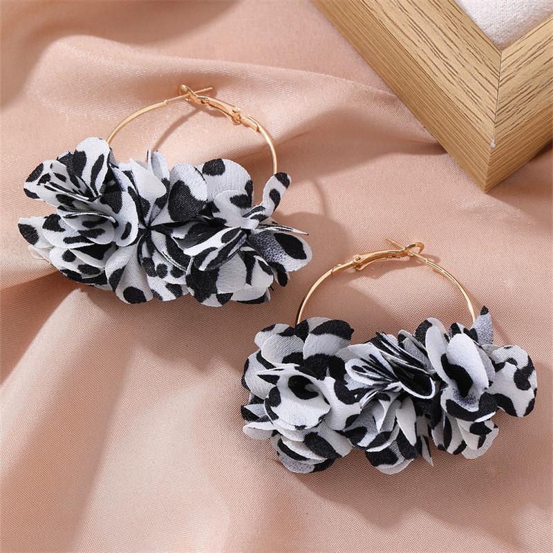Summer Fashion Alloy Fabric Flower Earrings With Unique Geometric Shape For Ladies