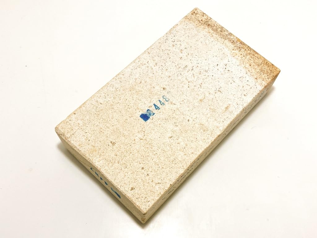 Natural Iyo small red 843g whetstone, name, Karakawamurayama, star, hard, #87 /