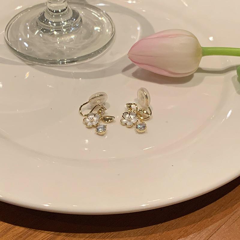 Zircon Pearl Flower Leaf Earrings Fashionable Exquisite Stud Earrings Light Luxury Versatile Temperament Earrings
