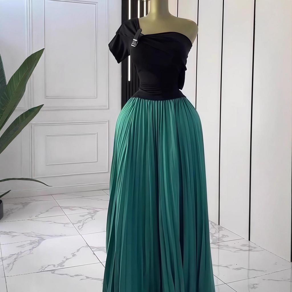 2025 Autumn Women's Asymmetrical Neckline Two-Piece Set with Pleated Waist and Strapless Short Sleeves