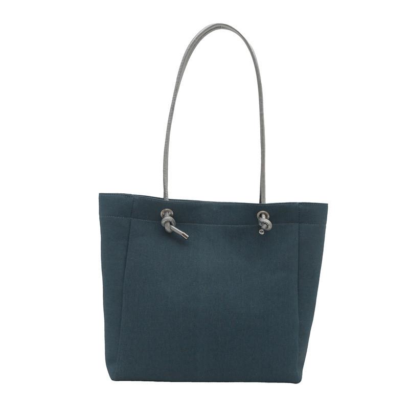 

Unique Urban Style Denim Tote Bag With Magnetic Closure For Effortless Fashion білий