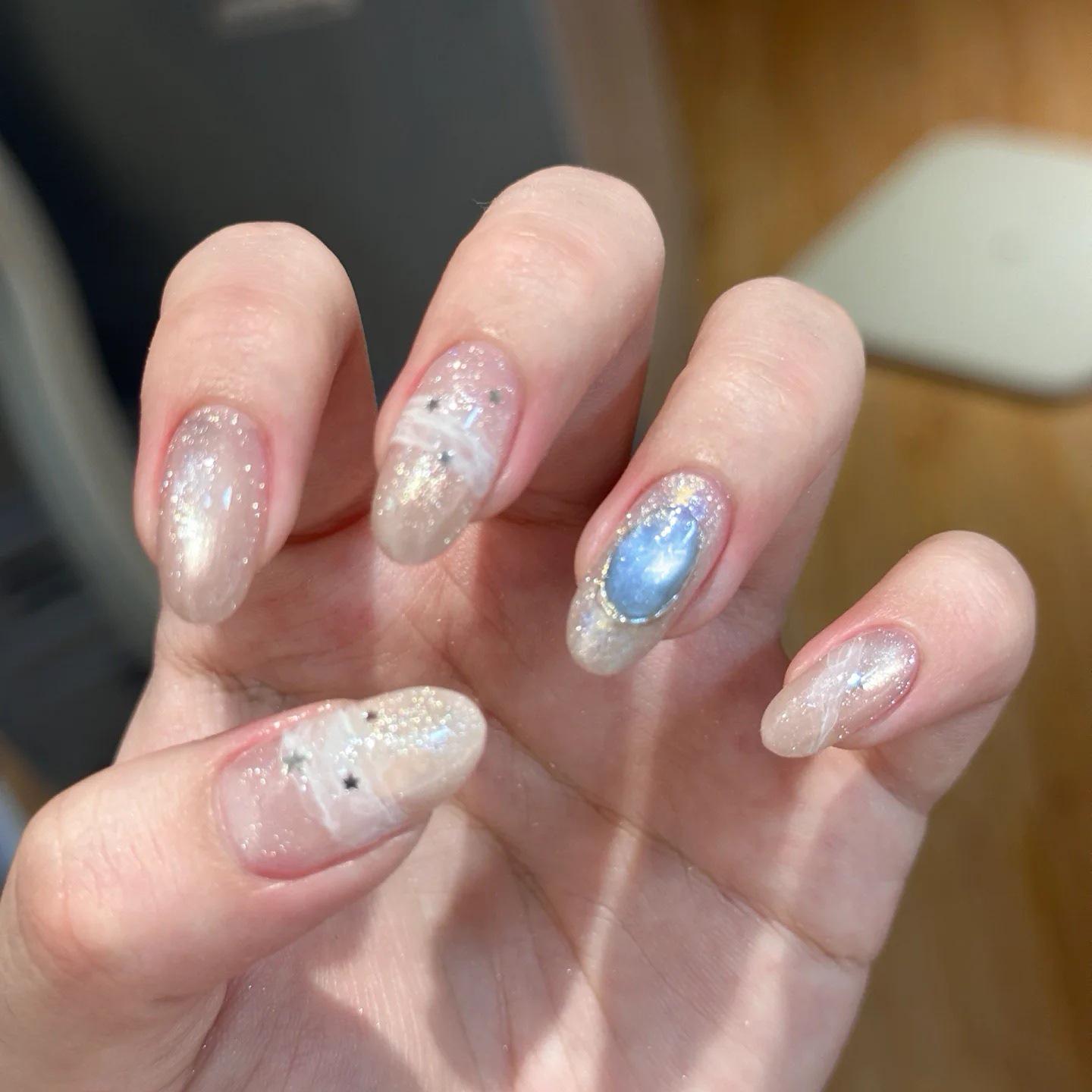 Cool Instagram-Style Sea Salt Blue & Glitter Star Cat Eye Nail Art