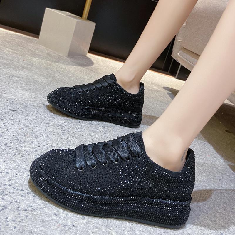 NEW Brand Women Fashion Casual Glitter Sparkling Sneakers Women Encrusted Lace Up Shoes White Sole Fashion Street Sneakers Shiny