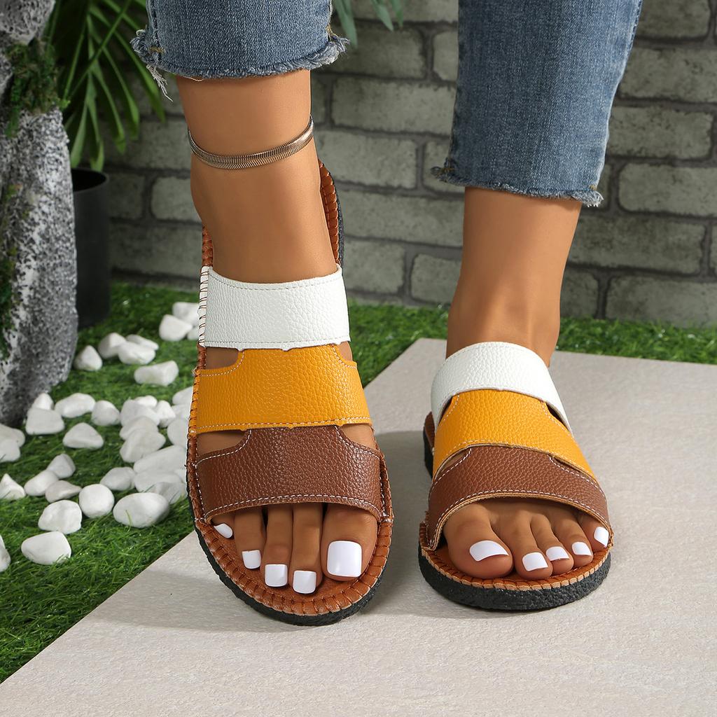 Fashion The 2025 new fashion large-sized flat flip-flops for women, featuring a round-toe woven one-piece beach flip-flops worn outside,
