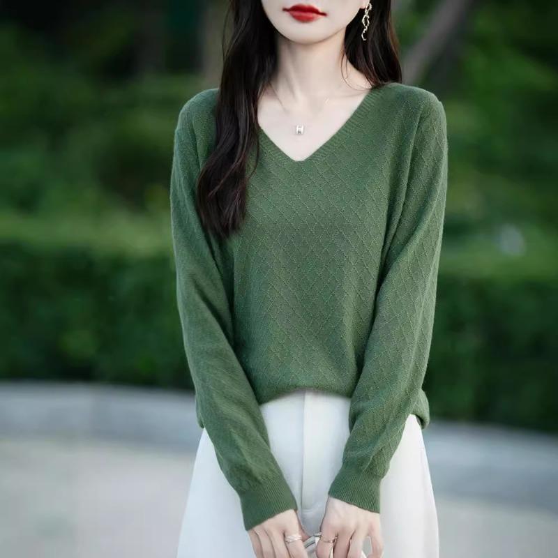 Autumn New Women's Knitted Sweater Andy Fleece Sweater Women's V-neck Long-sleeved Bottomed Prismatic Sweater Women's Batch