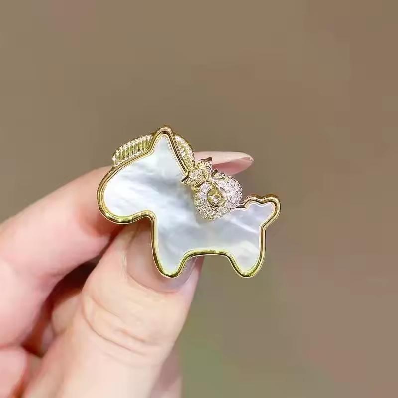 Broche Mignonne de Poney Dessin Animé Cheval du Zodiaque Broche Exquise pour Femmes Accessoires Vestimentaires de Tempérament Hommes Revers de Costume Corsage