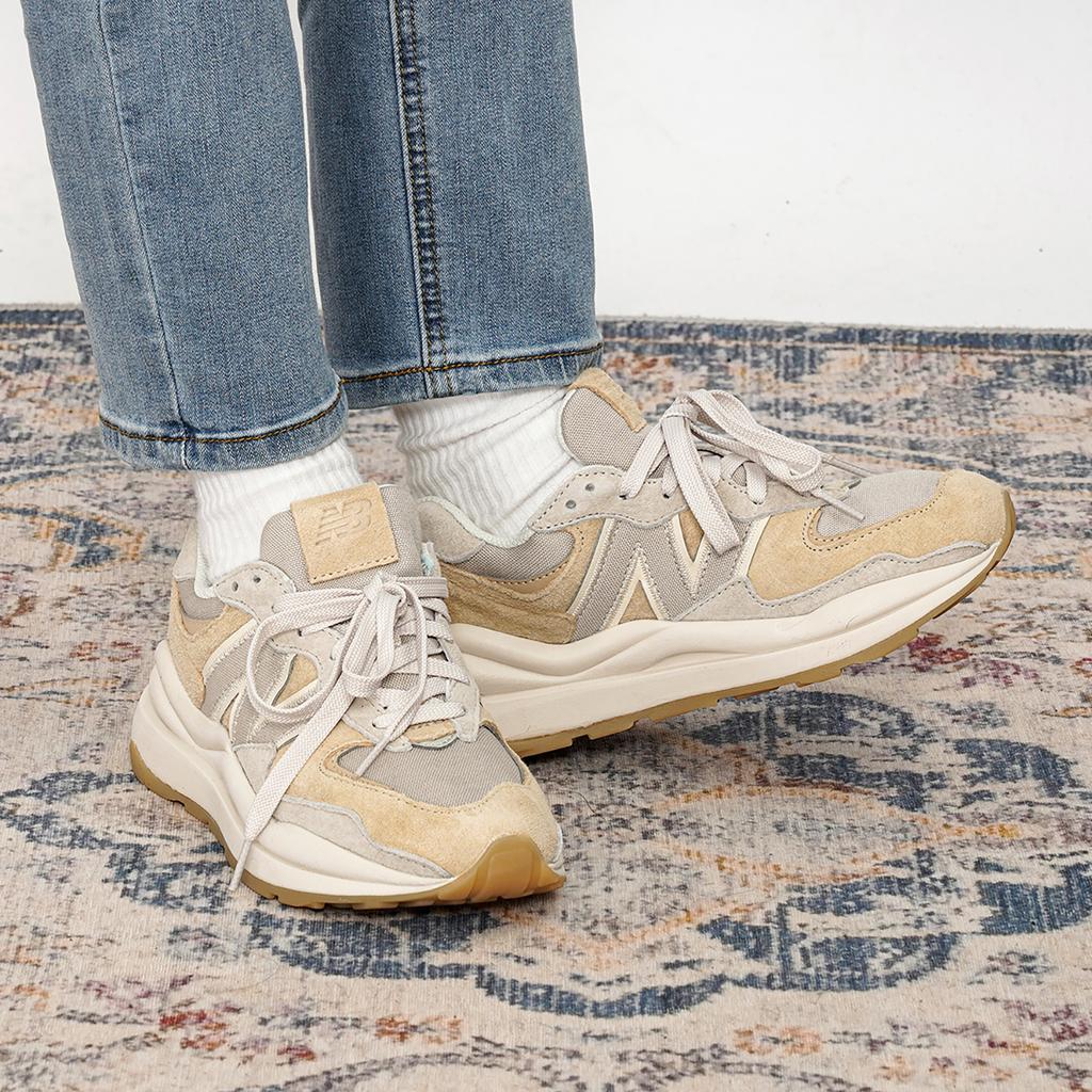 New Balance 57/40 Series Low Top Beige 'Gray Light Cream' Sneakers M5740UP