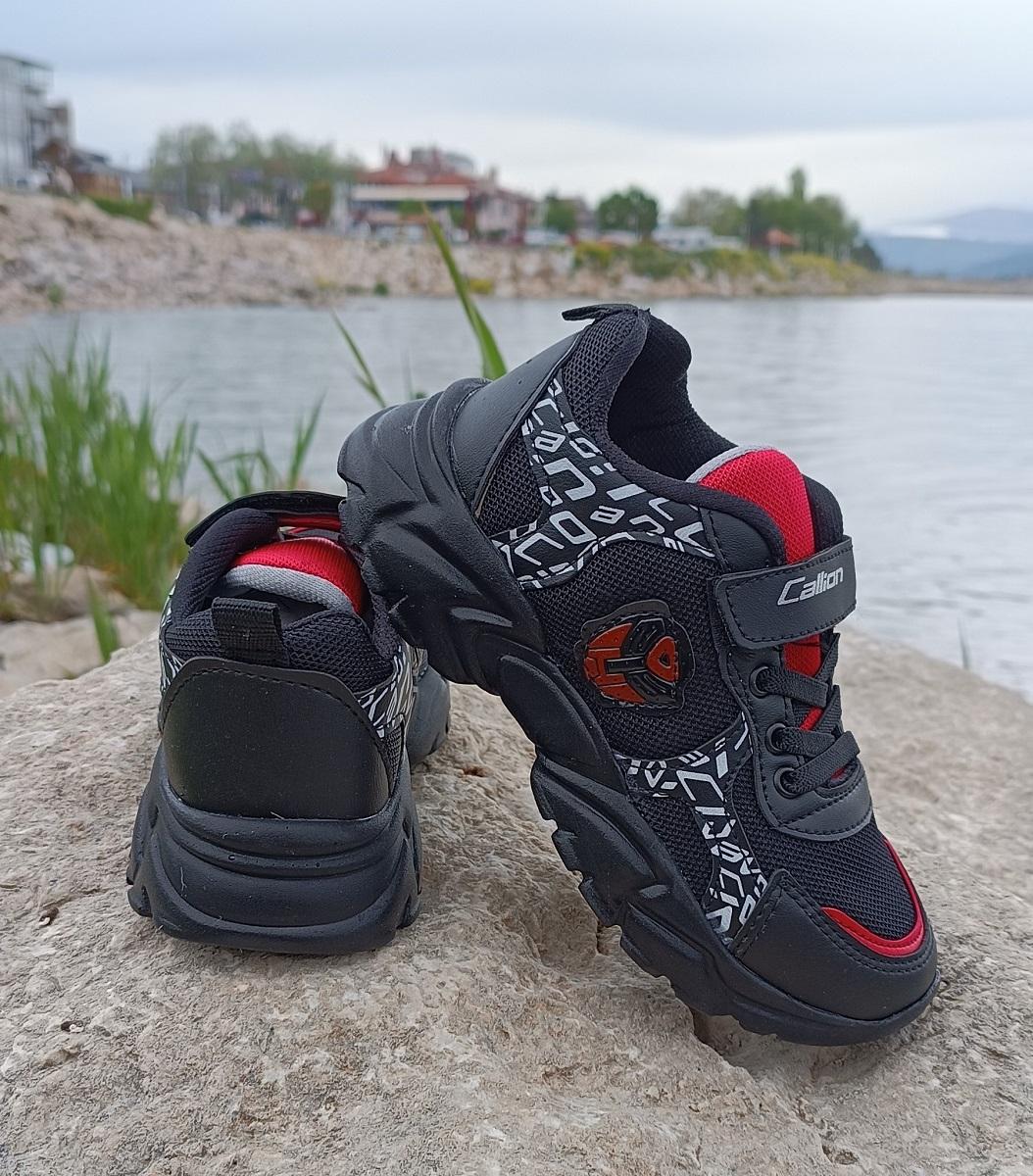 

Callion 047 Черно-красные легкие мужские детские кроссовки на липучке Fuspet