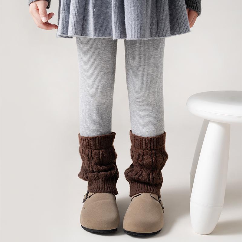 

Girls Fleece-Lined Gray Striped Leggings - Winter Warm, Cozy Contrasting Color Tights 4-6 years, length ~55 cm світло-сірий колір