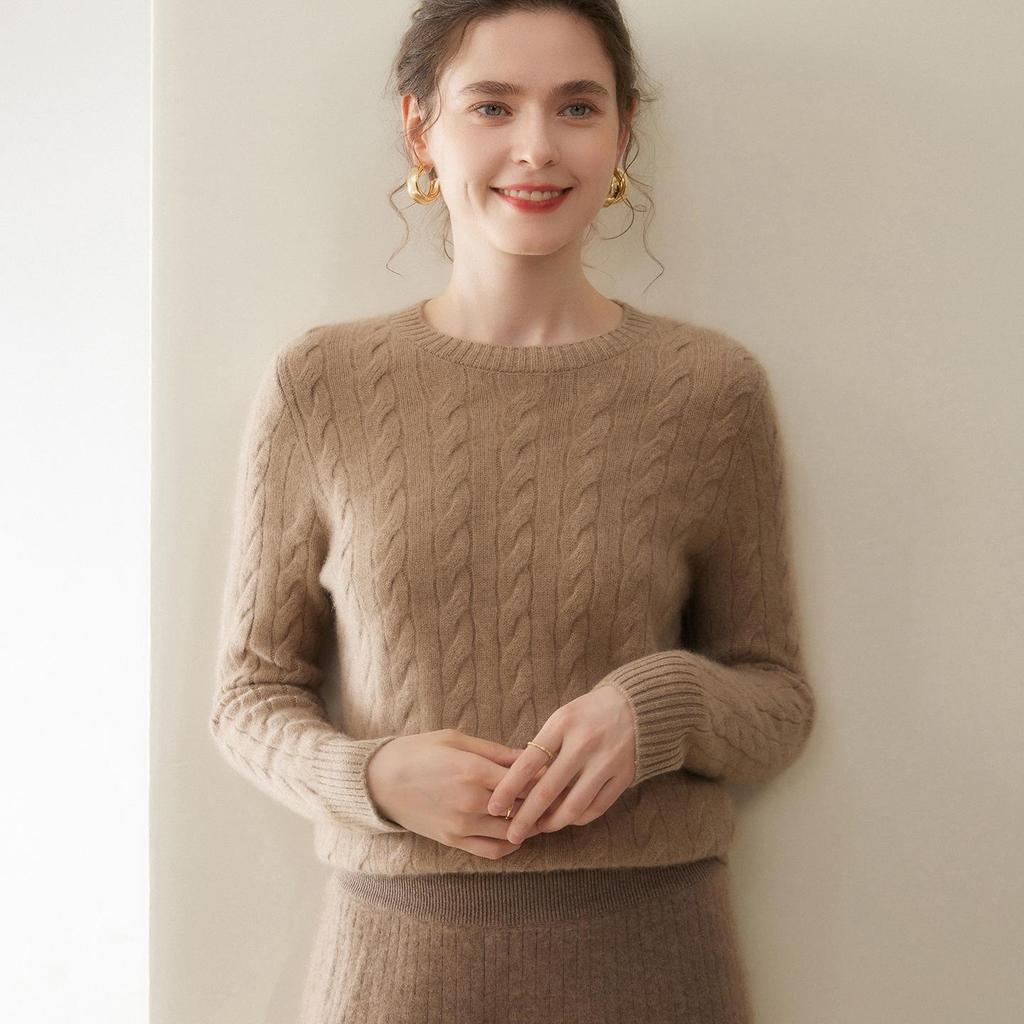 Light Luxury Cashmere Knit Sweater, Round Neck, Thickened, Loose Fit, Autumn/Winter.
