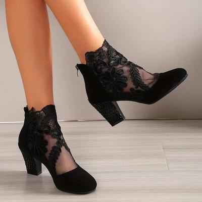 Damenstiefel mit Blockabsatz aus Netzstoff, modische Absätze mit Blumenstickerei auf der Rückseite und Reißverschluss, kurze Stiefel im Hundert-Kleid-Stil