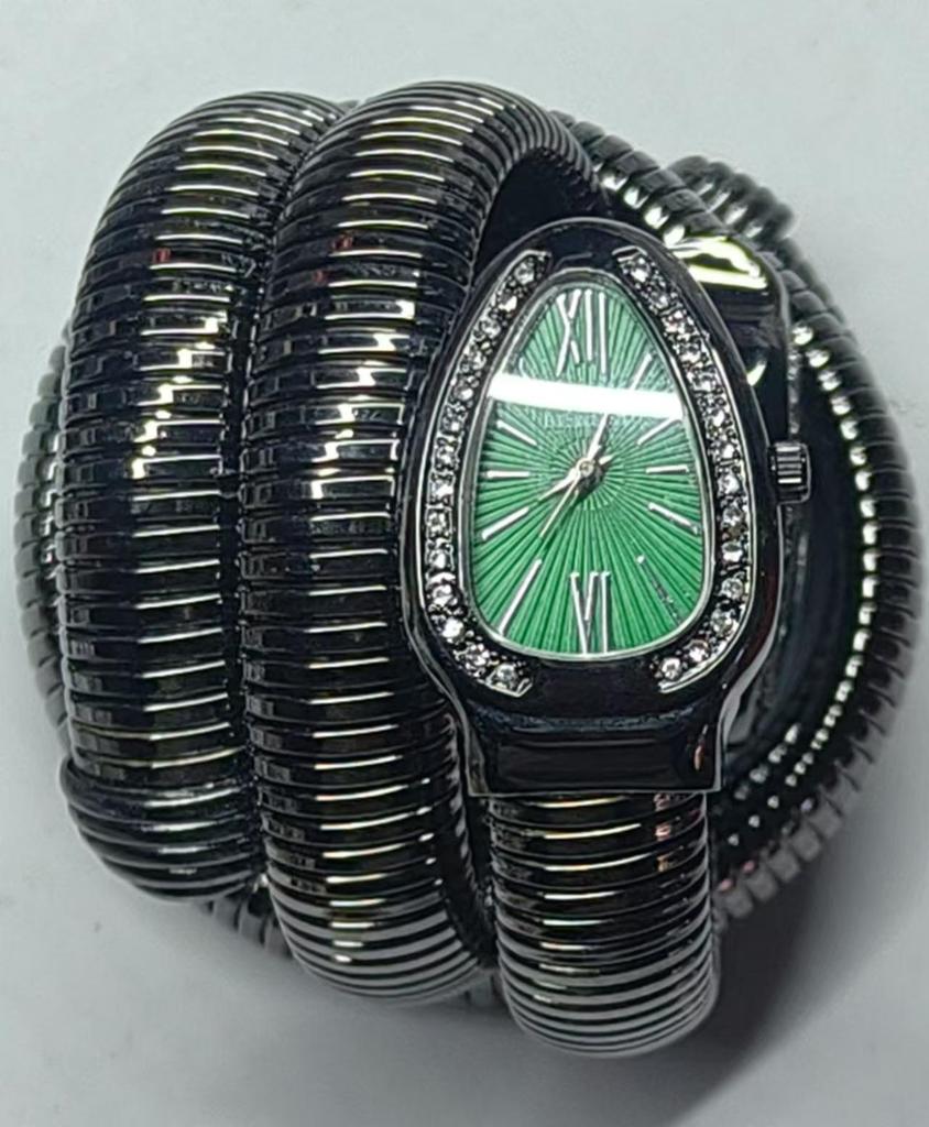 Schlangenförmiges Damen-Modearmband mit Quarzuhr - Kreativer Hip-Hop-Stil