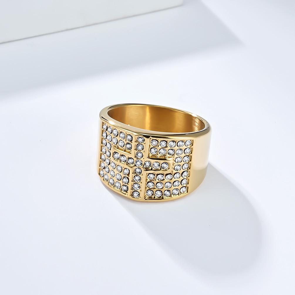 Bague Homme Croix Diamant Plaqué Acier Inoxydable Vente Chaude Accessoire Personnalisé Hip Hop Européen et Américain
