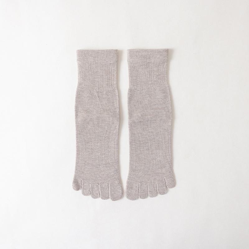 Unisex All-Season Cotton Split-Toe Five-Finger Socks - Breathable, Solid Color, Mid-Tube for Sports and Leisure.