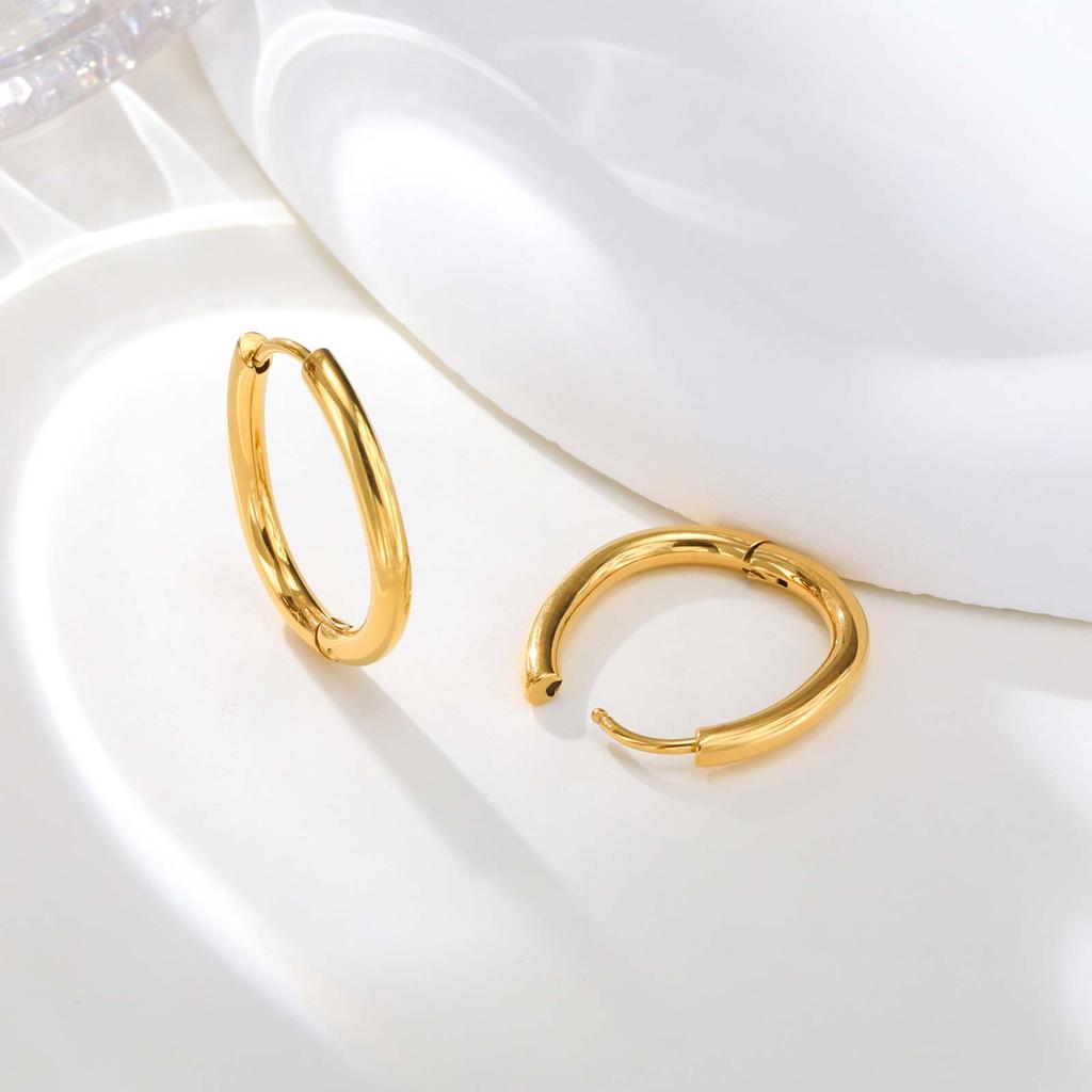 Minimalist Stainless Steel Hoop Earrings For Women, Geometric Oval Heart Gold Plated Huggies Earrings, Chic Jewelry Gift