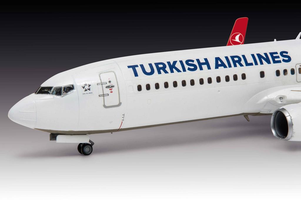 German Revell 1/144 Boeing 737-800 Turkish Airlines Plastic Model Kit 03772 (Airplane)