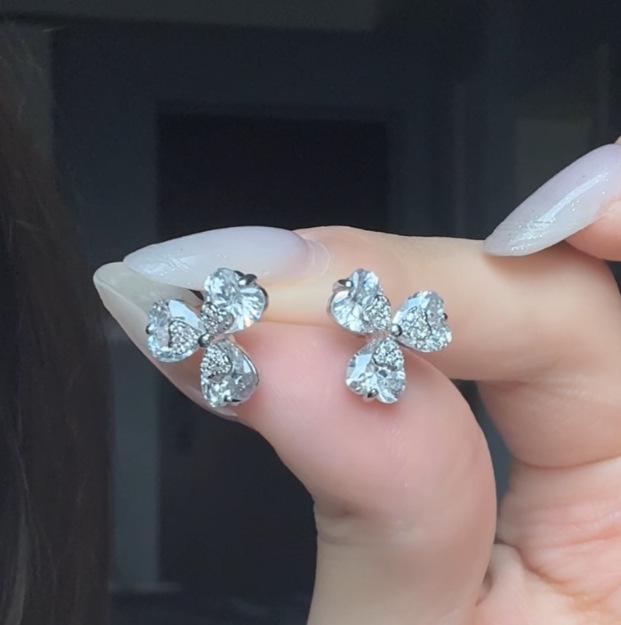 S925 Silver Three-Petal Flower & Four-Leaf Clover Zirconia Stud Earrings - Luxurious, High-End Design