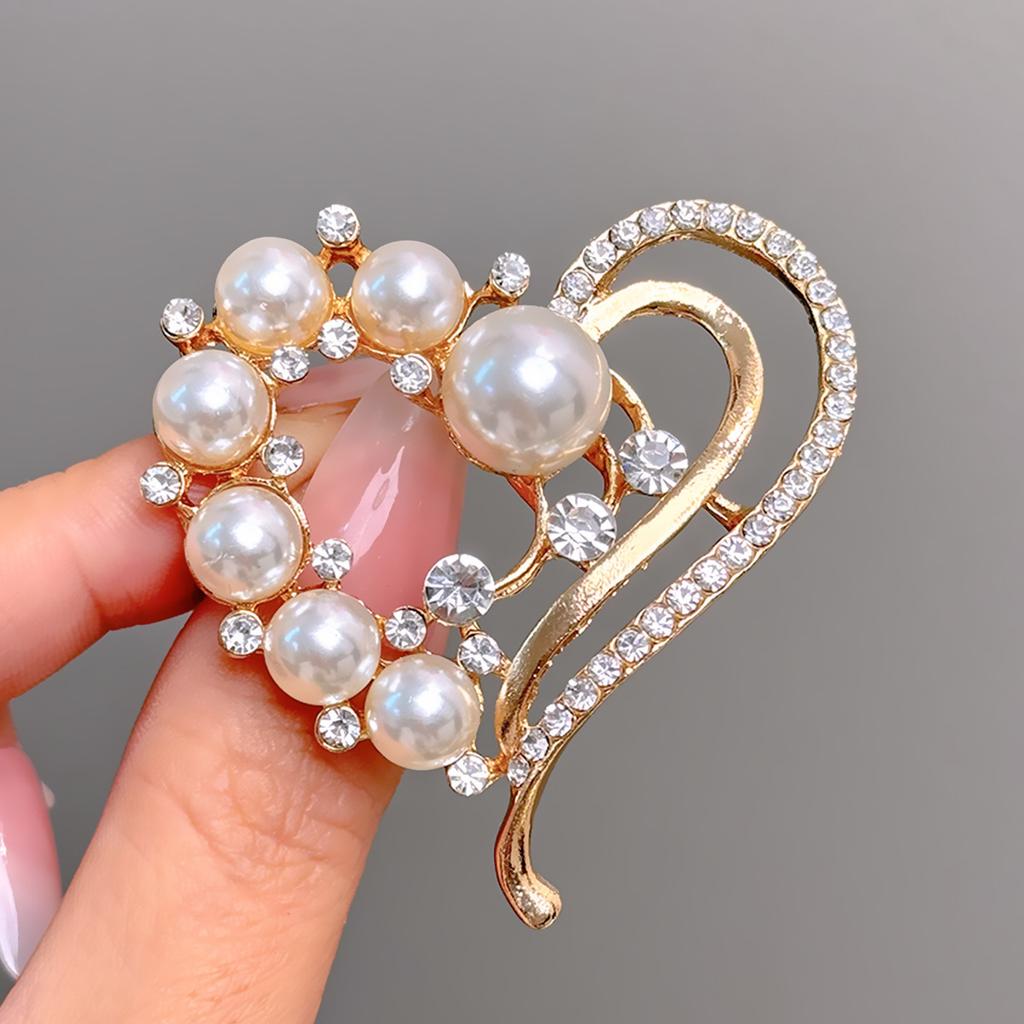Women Men Luxury Crystal Heart Valentine’s Day Badges Brooch Fashion Elegant Lady Rhinestone Shiny Pin Buckles