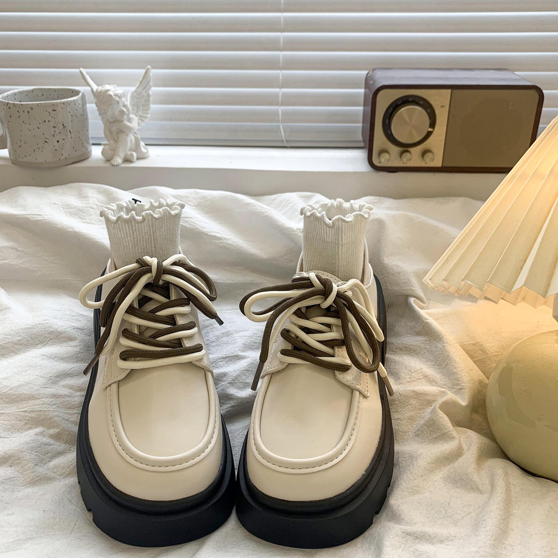 

Женская обувь на одинарной подошве, увеличивающие рост лоферы, женская обувь 2025, новая, на толстой подошве, универсальная, в британском стиле, маленькие кожаные туфли, трендовые весна и лето 40 белый