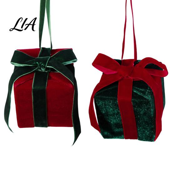 Luxury Home Soft Furnishings Velvet Gift Box Christmas Tree Ornament, Square Shaped Hanging Garland Matching Accessories Decoration with Bow