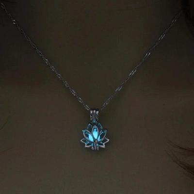 Vintage Fashion Luminous Glowing In The Dark Moon Lotus Flower Shaped Pendant Necklace Yoga Prayer Buddhism Jewelry Accessories