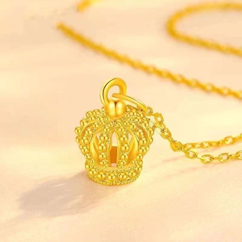 Exquisite Hollow Crown Pendant Gold Clavicle Chain - Luxurious Gift for Mom or Girlfriend