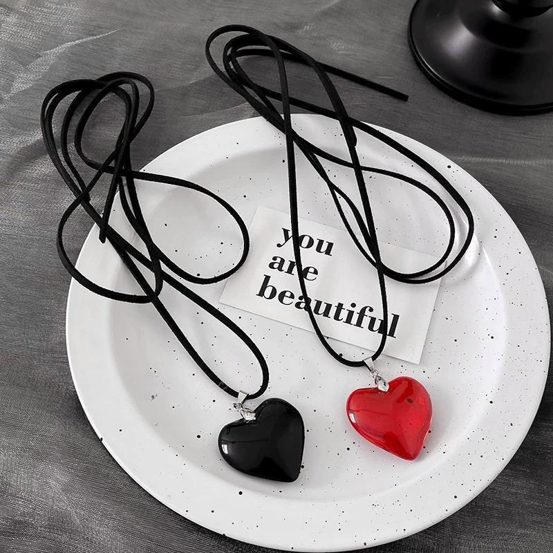 Y2k Fashion Leather Rope Black Red Heart Pendant Necklace For Women Men Antique Silver Color Jewelry Accessories Daily Wear