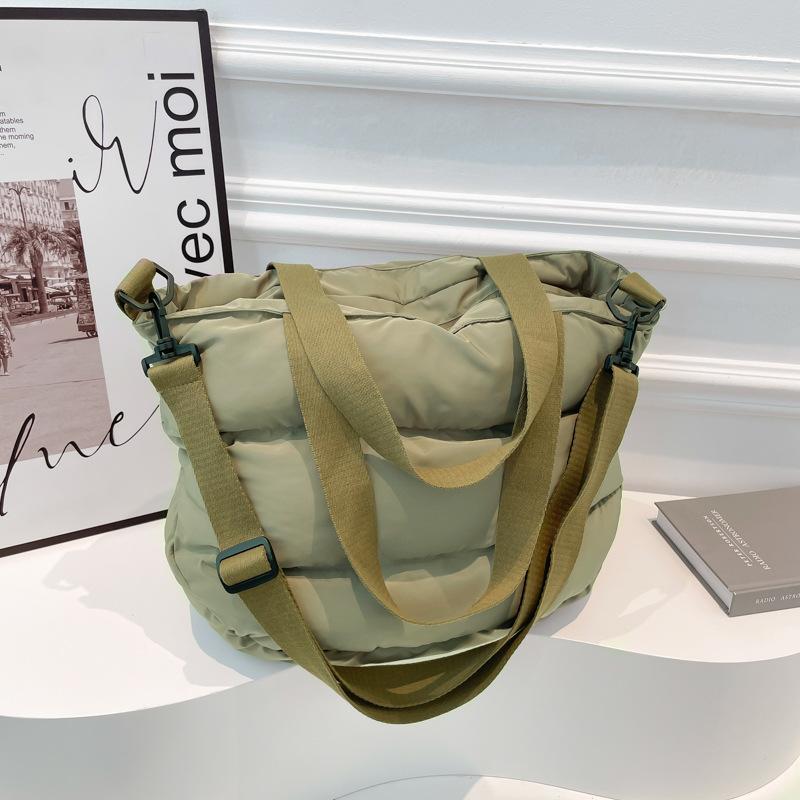 New Large Capacity Autumn and Winter Cloud Fashionable Underarm Space Cotton One Shoulder Crossbody Tote Women's Bag