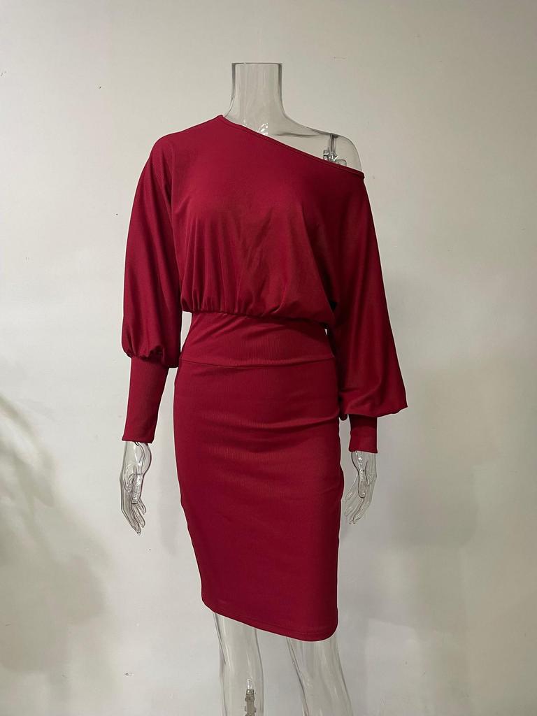 2024 European & American Autumn/Winter Slimming Figure-Flattering Plus Size Knitted Batwing Sleeve Dress