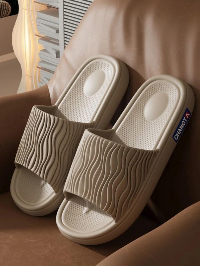 Fashion House Men's Shoe Soft Shiatsu Walk Around Home Indoor Slides Bathroom Sabot Mascullino Adult Pvc Fun 2025 Fashion Male Slipper
