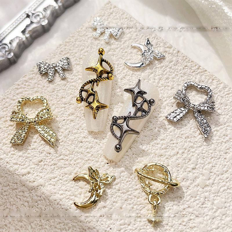 10ks 3D Butterfly Alloy nail Charms Designové šperky s motýlkem Luxusní zlaté stříbrné duté nail art dekorace příslušenství