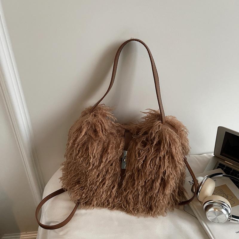 Casual Foreign Plush Portable Bucket Bag Women's 2025 Autumn and Winter New High-value Light Luxury Niche Shoulder Messenger Bag
