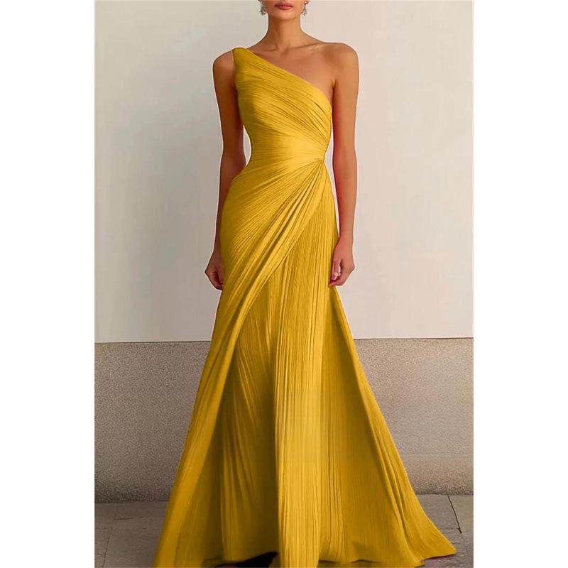 

2026 Elegant Cross-Shoulder European & American Light Luxury Slim-Fit Banquet Gown US00 золотий