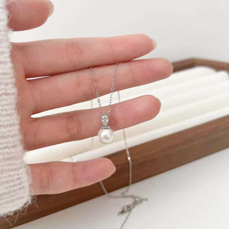 S925 Sterling Silver Faux Princess Diana Pearl Necklace - Australian White, High-End Niche Fashion Clavicle Chain for Women