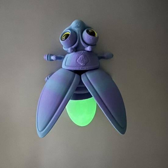 3D Printed Firefly Ornament Cute Magnetic Firefly Figurine with Glow-in-the-dark Tail Colorful Firefly Refrigerator Magnet for Home Decor Fun Gift