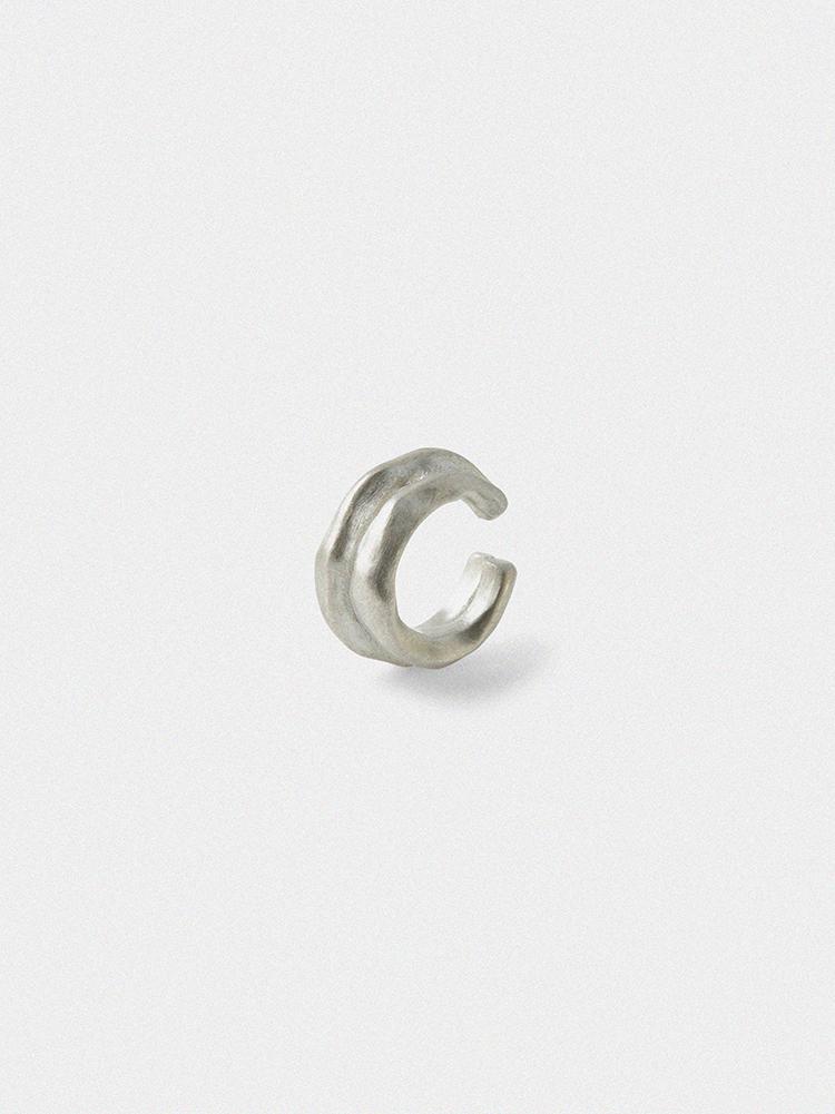 Douhab Heyuz Double Layered Ear Cuff_Matt Silver