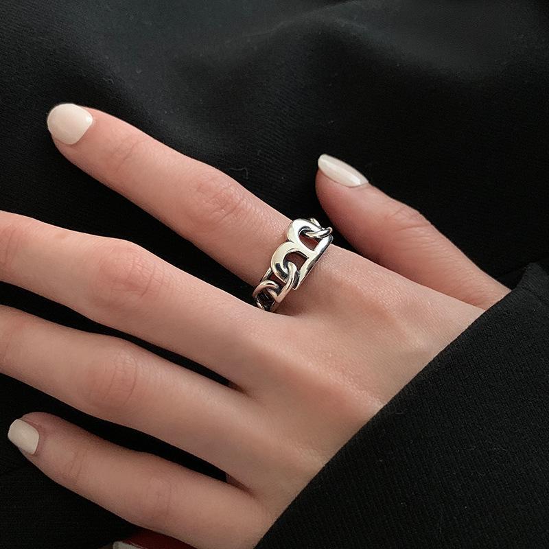 Korean B Letter Hollow Twist Adjustable Ring - Retro Fashion for Women Adjustable open