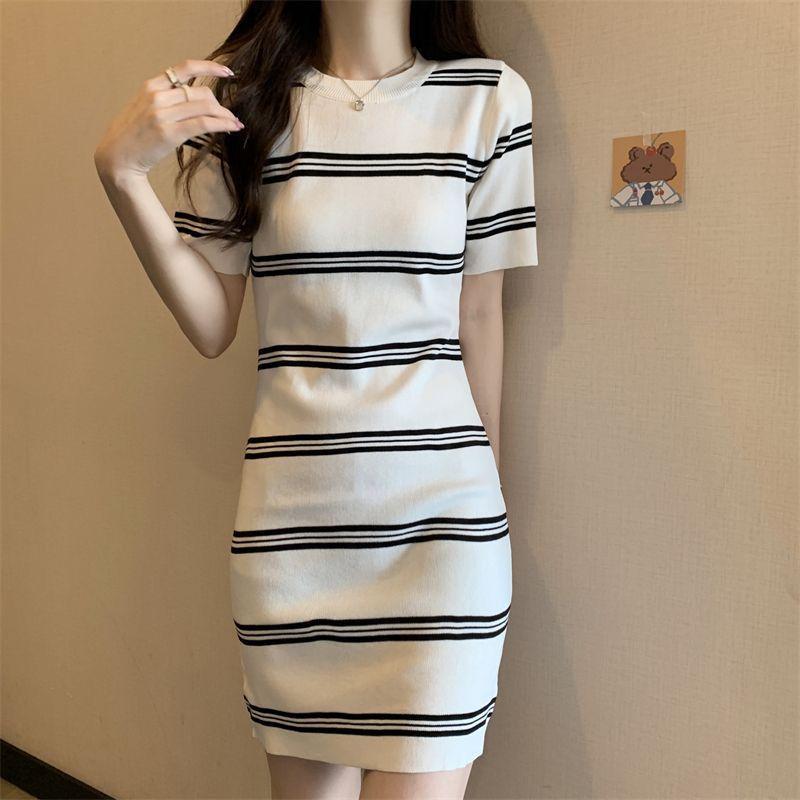 Women's Striped Short-Sleeve Round Neck Knit Dress: Early Autumn Style, Slimming & Fresh Mid-Length Skirt.