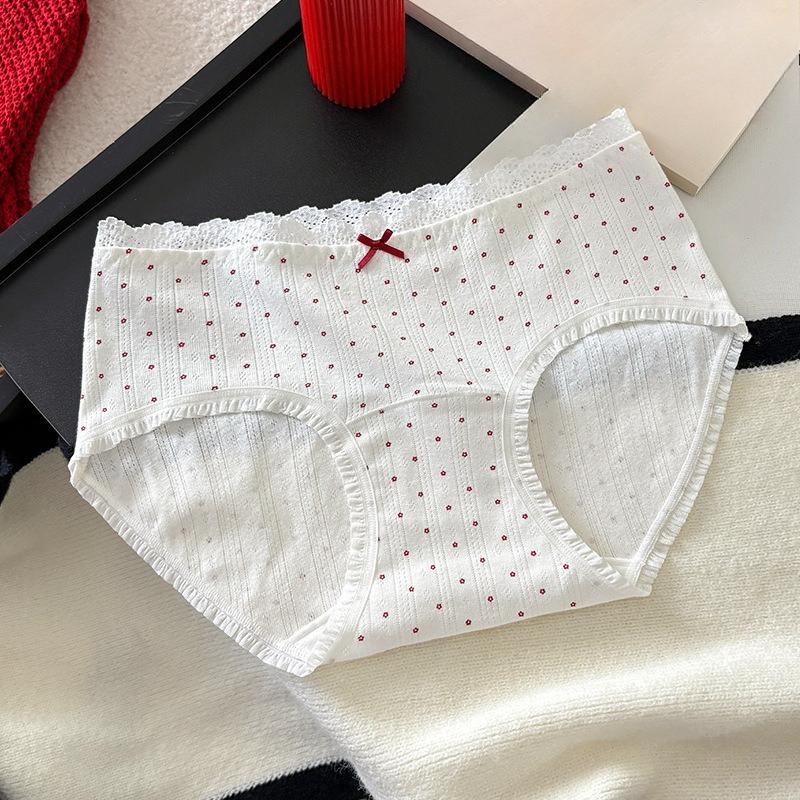 Girl Autumn and Winter Lovely Pure Cotton 10A Antibacterial No Trace Breathable Middle Waist Triangle Briefs